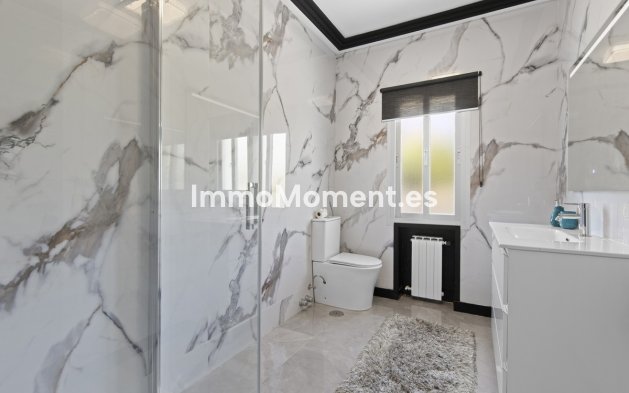 Revente - Villa - Estepona  - Estepona Centro