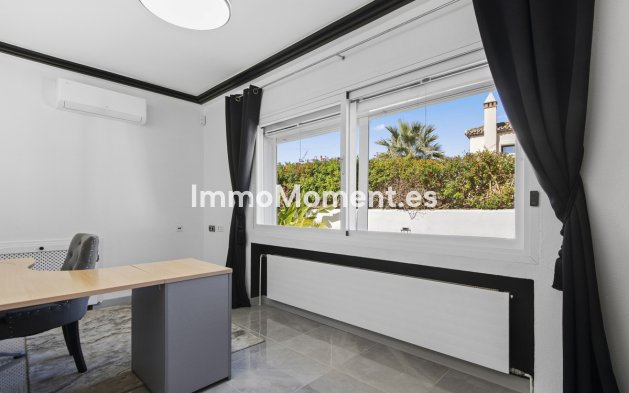 Revente - Villa - Estepona  - Estepona Centro
