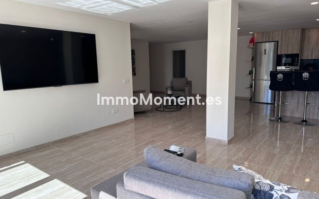Resale - Villa - Marbella - Nueva Andalucía