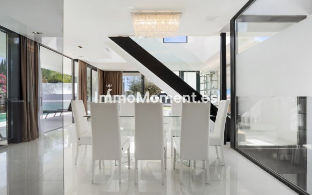 Wiederverkauf - Villa - Marbella - Nueva Andalucía