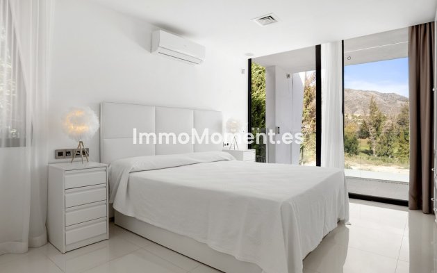 Wiederverkauf - Villa - Marbella - Nueva Andalucía