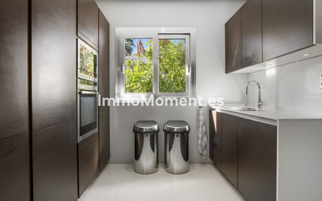 Revente - Villa - Marbella - Nueva Andalucía