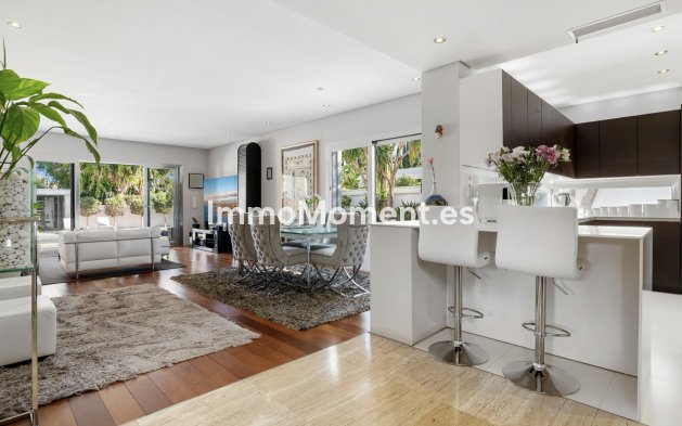 Revente - Villa - Marbella - Nueva Andalucía