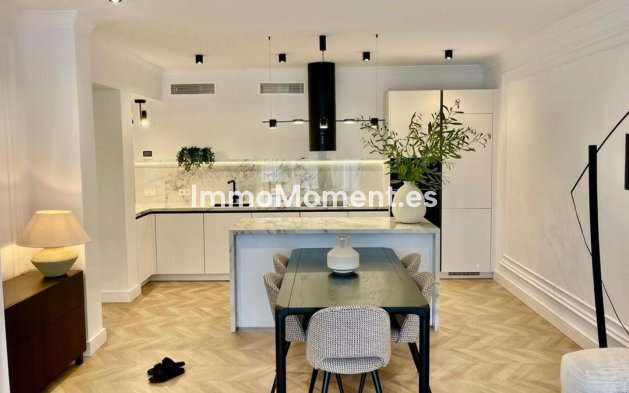 Revente - Appartement - Estepona  - Estepona Centro