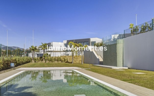 Resale - Villa - Estepona - Atalaya