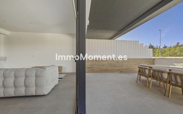 Resale - Villa - Estepona - Atalaya