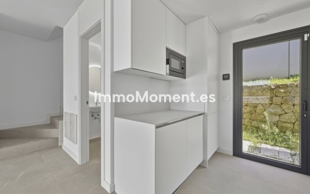 Resale - Villa - Estepona - Atalaya