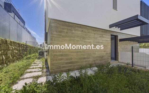 Resale - Villa - Estepona - Atalaya