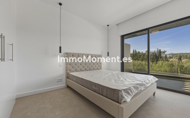 Resale - Villa - Estepona - Atalaya