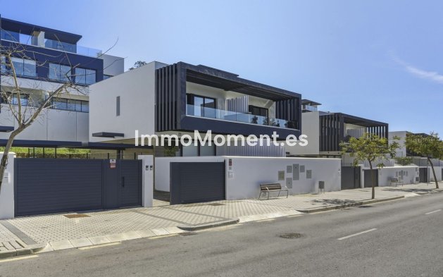 Resale - Villa - Estepona - Atalaya