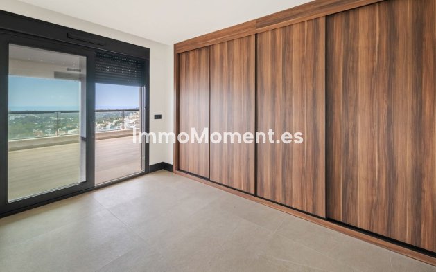 Resale - Apartment - Marbella - Nueva Andalucía