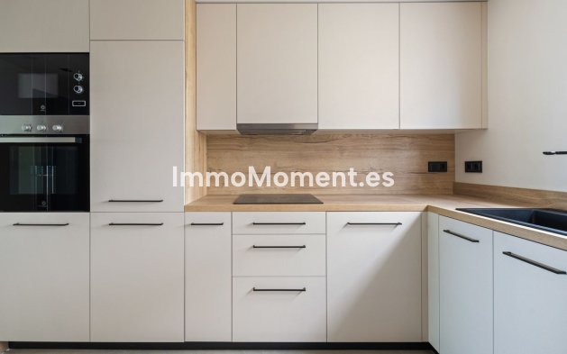 Resale - Apartment - Marbella - Nueva Andalucía