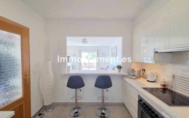 Resale - Apartment - Manilva - La Duquesa