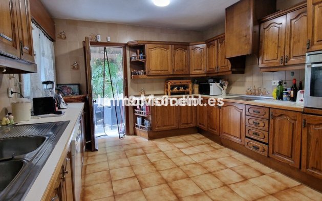 Reventa - Villa - Marbella - Marbella Centro
