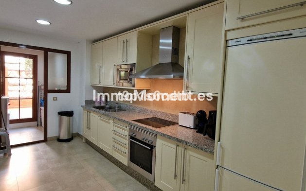 Reventa - Apartamento - Benahavís - Benahavís Centro