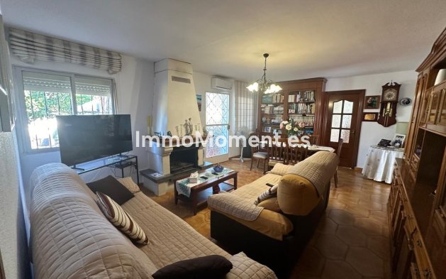 Revente - Villa - Intérieur                       - Churriana