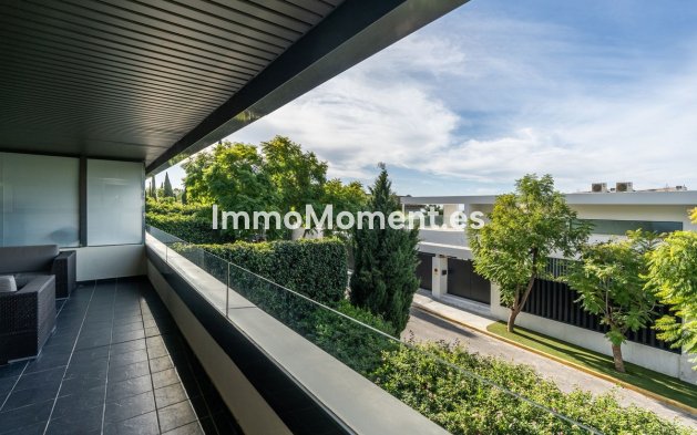 Resale - Apartment - Málaga - Benahavís