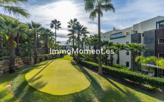 Resale - Apartment - Málaga - Benahavís