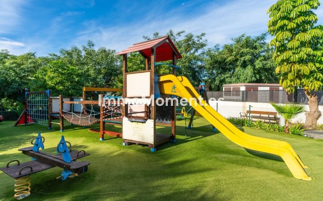 Resale - Apartment - Málaga - Benahavís