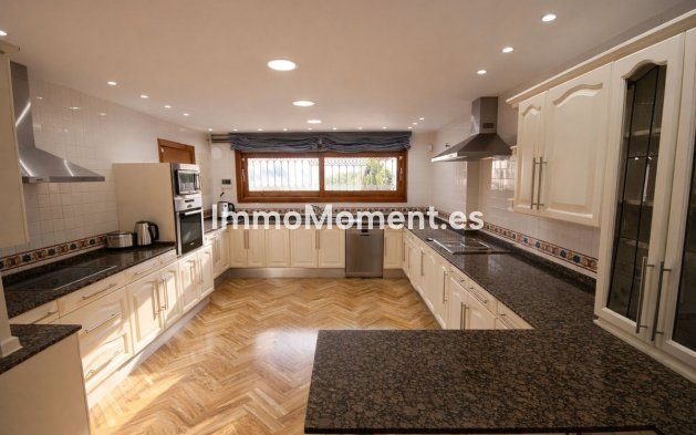 Revente - Villa - Marbella - Puerto Banús