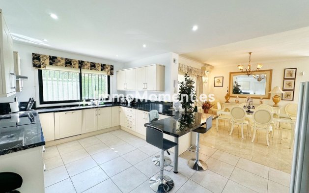 Resale - Detached villa - Estepona - New Golden Mile