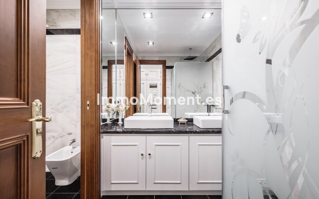 Wiederverkauf - Villa - Marbella - The Golden Mile