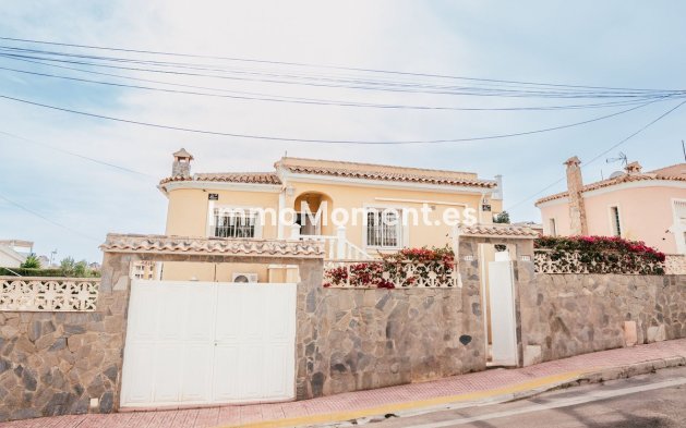 Resale - Villa - Orihuela - Villamartin