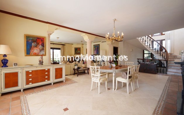 Resale - Villa - Marbella - Nueva Andalucía