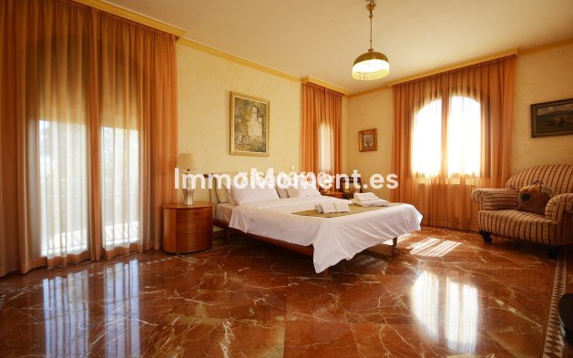 Resale - Villa - Marbella - Nueva Andalucía