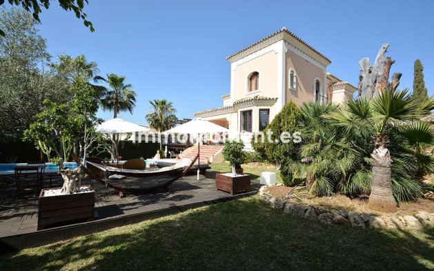 Resale - Villa - Marbella - Nueva Andalucía