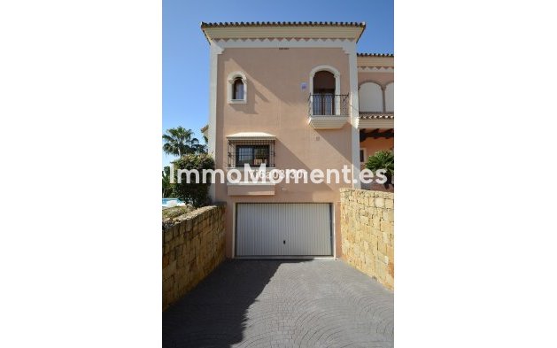 Resale - Villa - Marbella - Nueva Andalucía