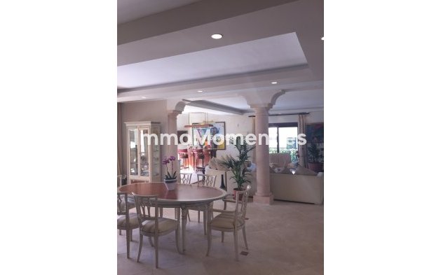 Resale - Villa - Marbella - Nueva Andalucía