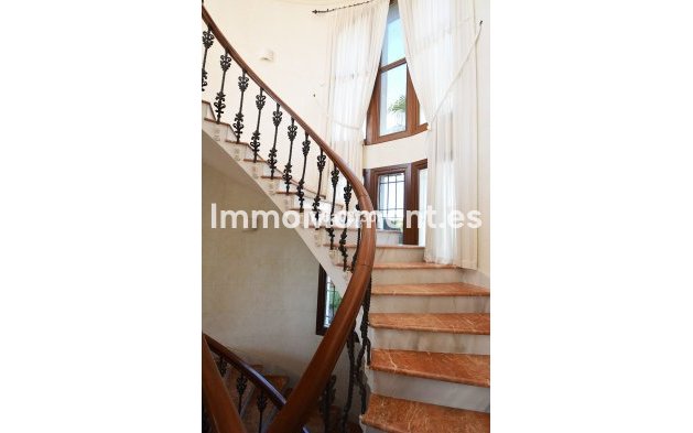 Resale - Villa - Marbella - Nueva Andalucía