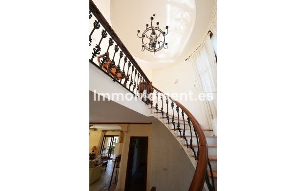 Resale - Villa - Marbella - Nueva Andalucía