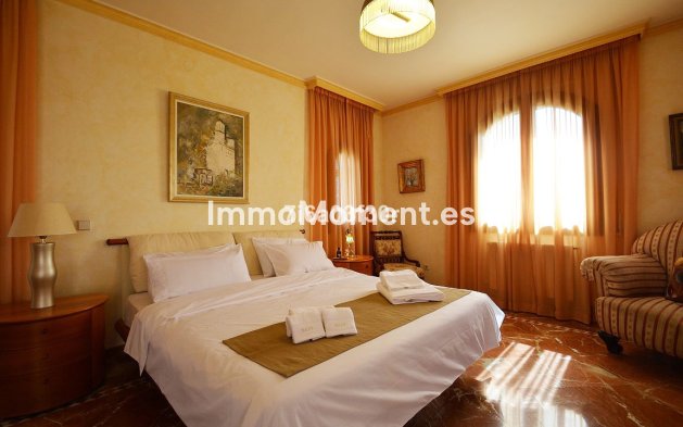 Resale - Villa - Marbella - Nueva Andalucía