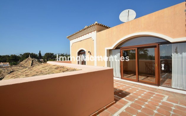 Resale - Villa - Marbella - Nueva Andalucía