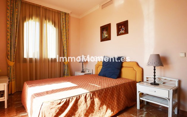 Resale - Villa - Marbella - Nueva Andalucía