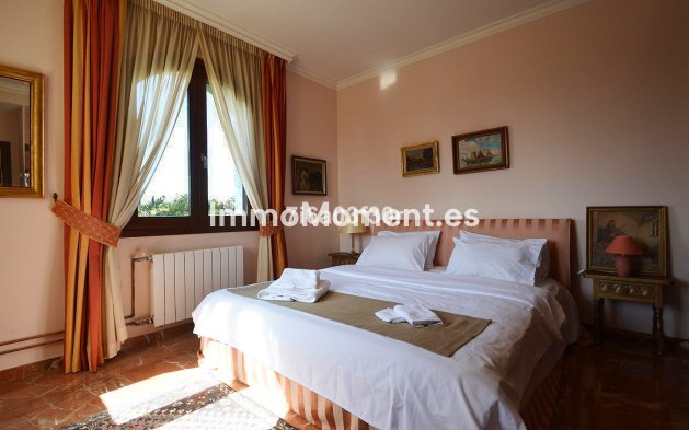 Resale - Villa - Marbella - Nueva Andalucía