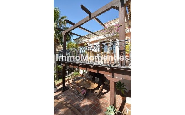 Resale - Villa - Marbella - Nueva Andalucía