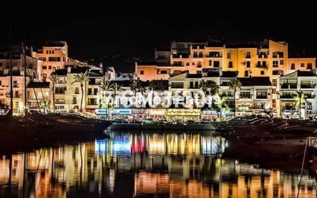 Resale - Villa - Marbella - Nueva Andalucía