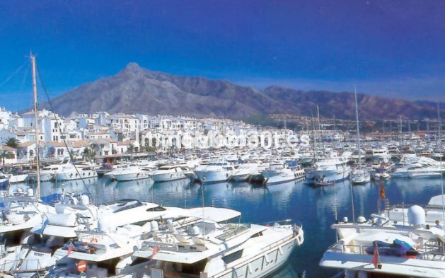 Resale - Villa - Marbella - Nueva Andalucía