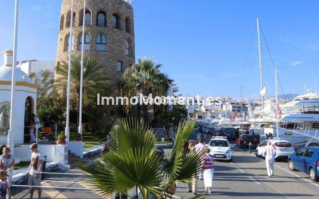 Resale - Villa - Marbella - Nueva Andalucía