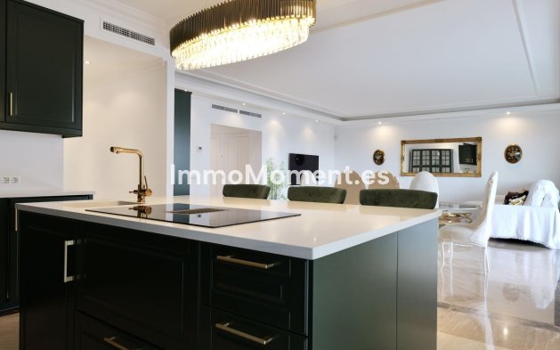 Resale - Apartment - Marbella - Puerto Banús