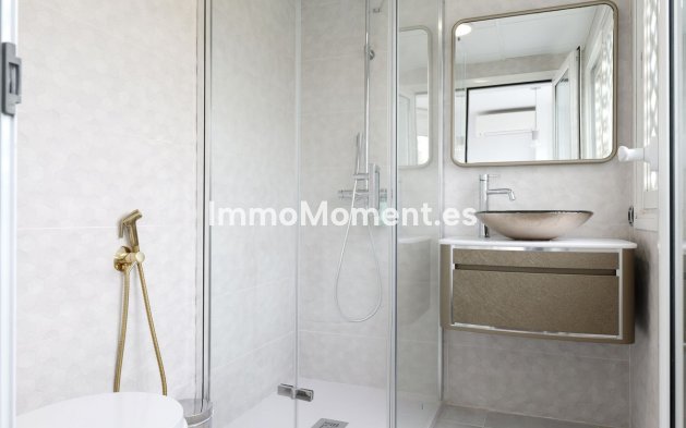 Resale - Apartment - Marbella - Puerto Banús