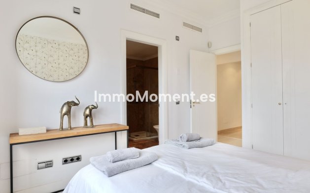 Resale - Apartment - Marbella - Puerto Banús