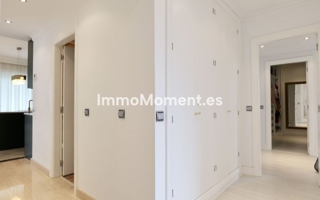 Resale - Apartment - Marbella - Puerto Banús