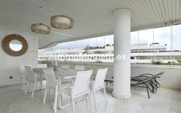 Resale - Apartment - Marbella - Puerto Banús