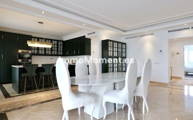 Resale - Apartment - Marbella - Puerto Banús