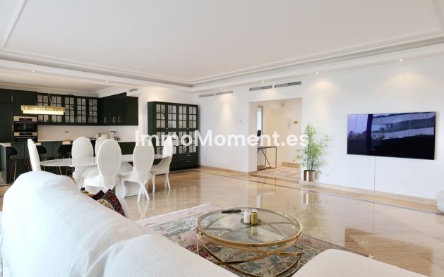 Resale - Apartment - Marbella - Puerto Banús
