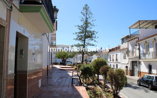 Wiederverkauf - Wohnung -   Inländisch - Alhaurín el Grande Centro